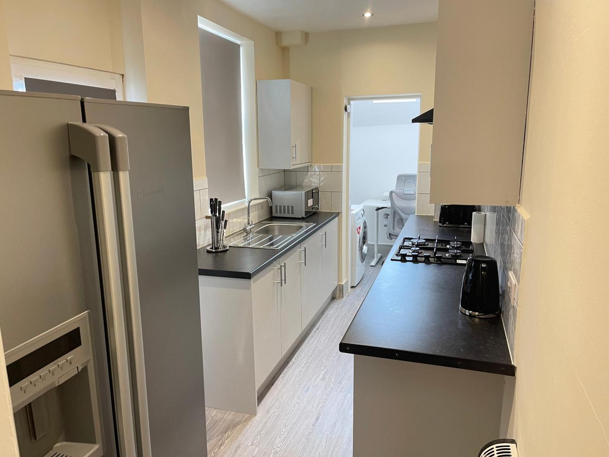 Hometel Digs Morden Comfy Home Can Sleep 11 Leicester Exterior foto