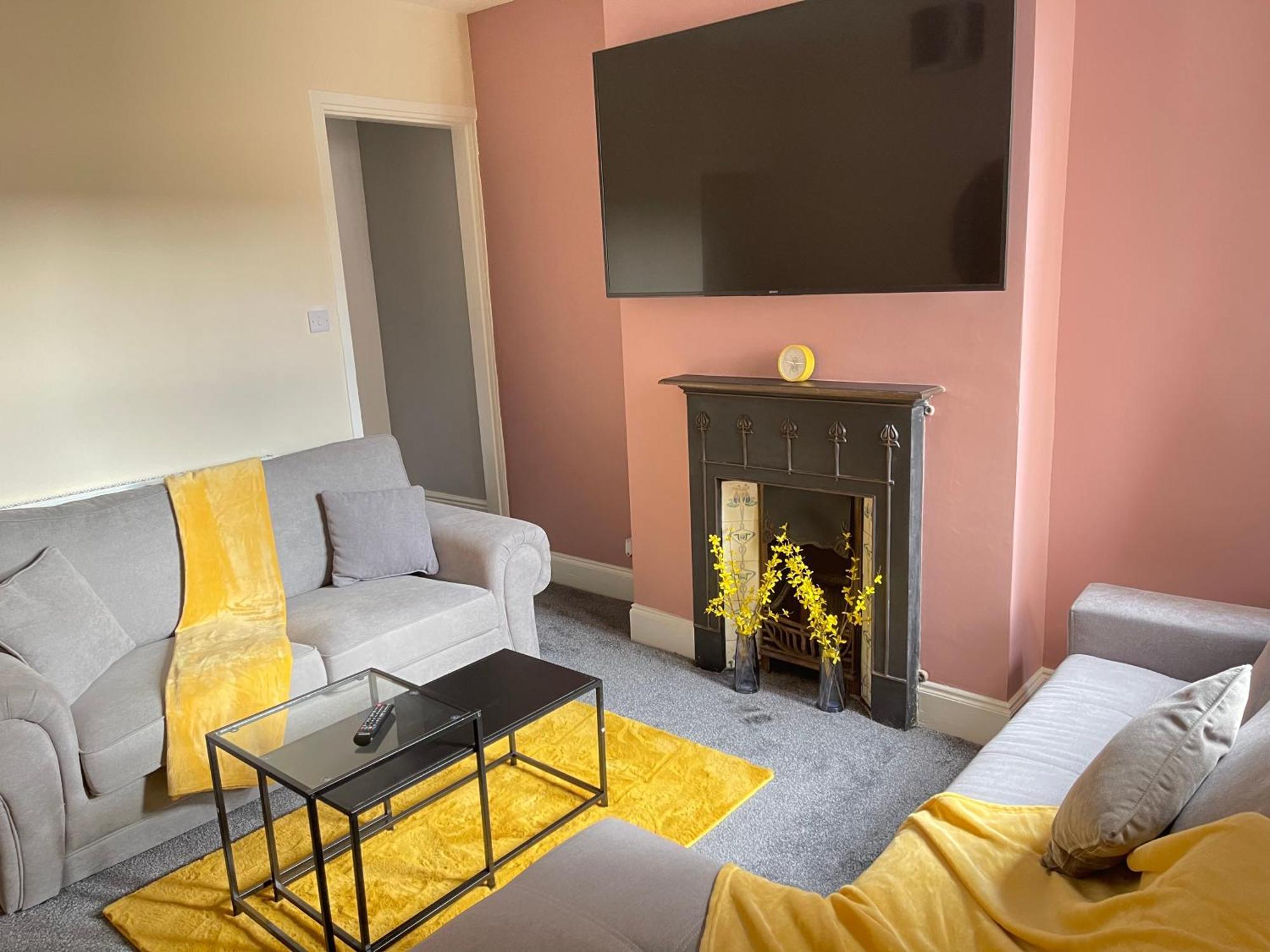 Hometel Digs Morden Comfy Home Can Sleep 11 Leicester Exterior foto
